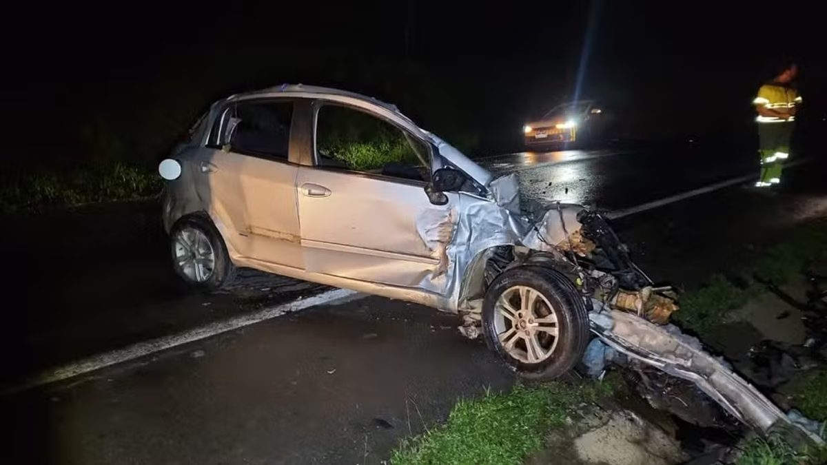Colisão frontal deixa um morto e interdita a MG-050 por quatro horas em Pimenta